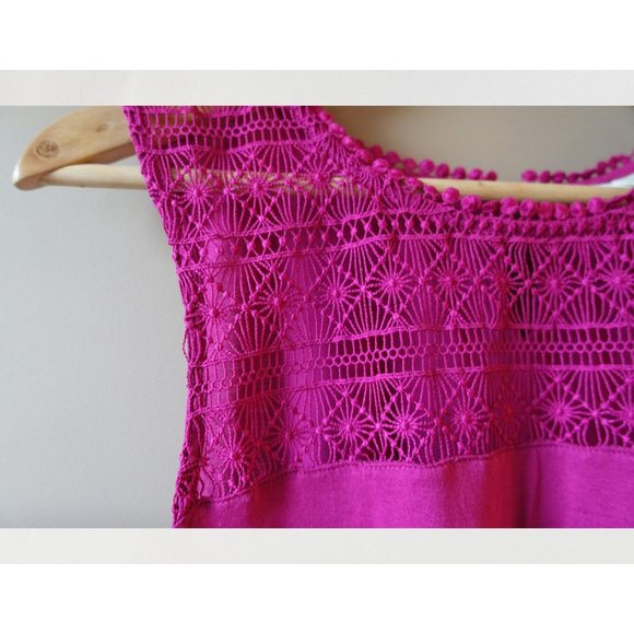 H&M Tops - 2FOR$22 🌻 H&M Sleeveless Lace-Detail Top